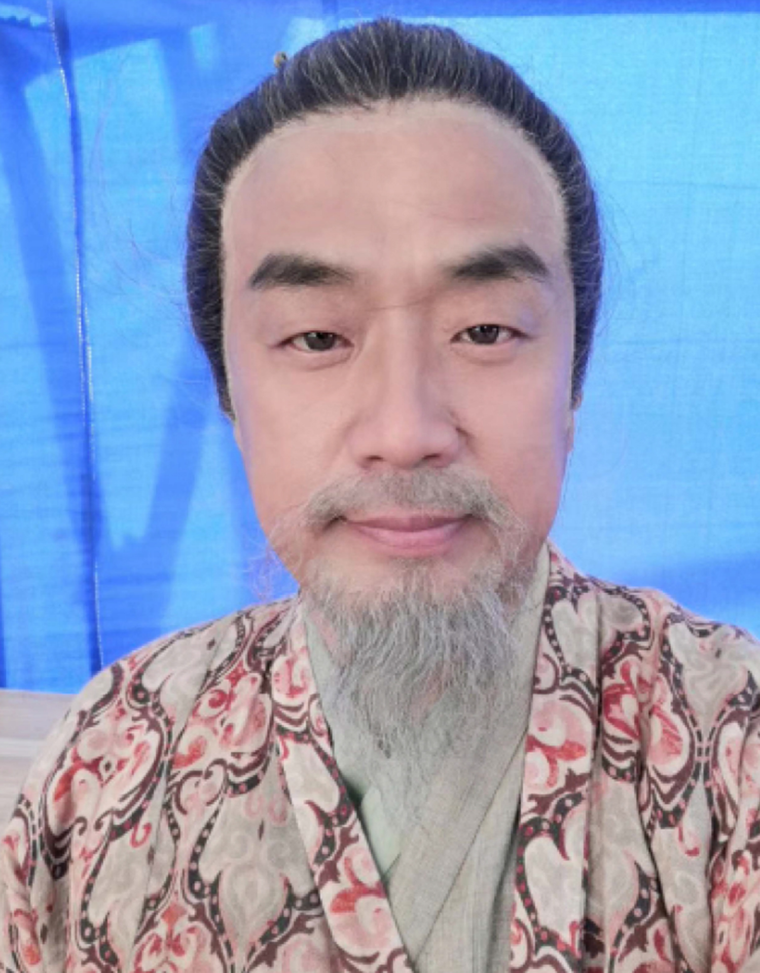 邢勇，演艺之路的璀璨之星闪耀之旅
