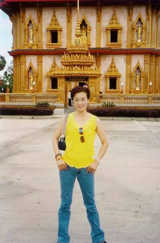 反串演员男儿身，舞台之外的生活点滴