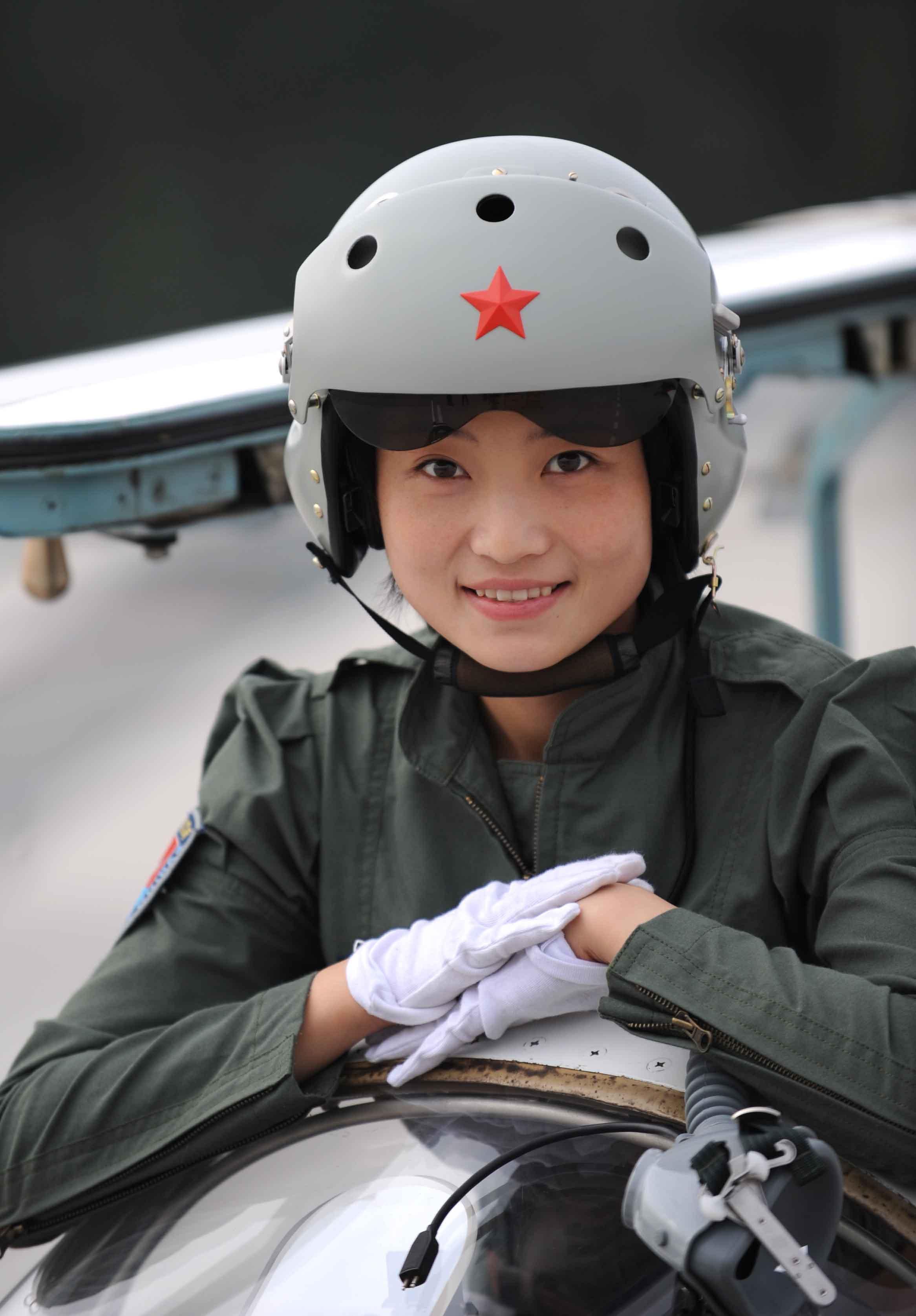 歼10价格揭秘，一次融合自然美景的旅行之旅